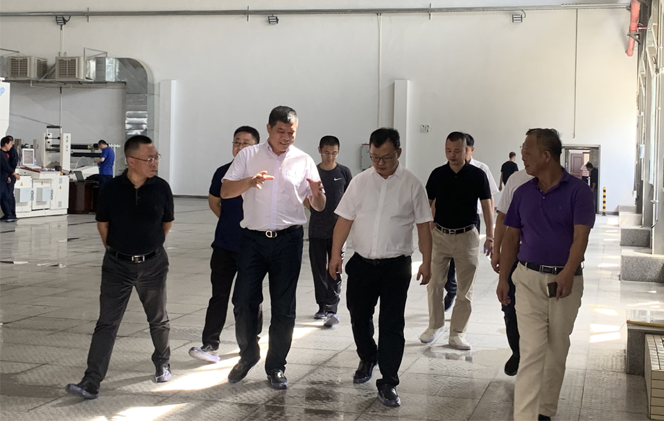 福清市代市长张新怿一行辅导 莅临4008云顶集团新资料科技工业园参观调研